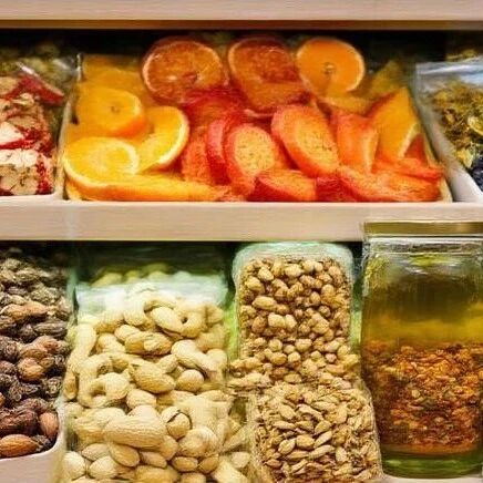 藥食同源零食化年增速30%，辦公室養(yǎng)生迎來枸杞軟糖、人參巧克力新時代