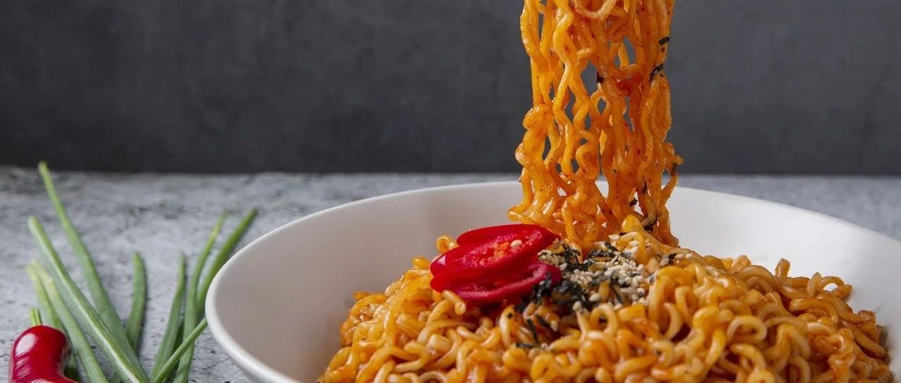 進(jìn)口食品來襲！年輕人的胃被零食、酒飲、養(yǎng)生食品“拿捏”了！