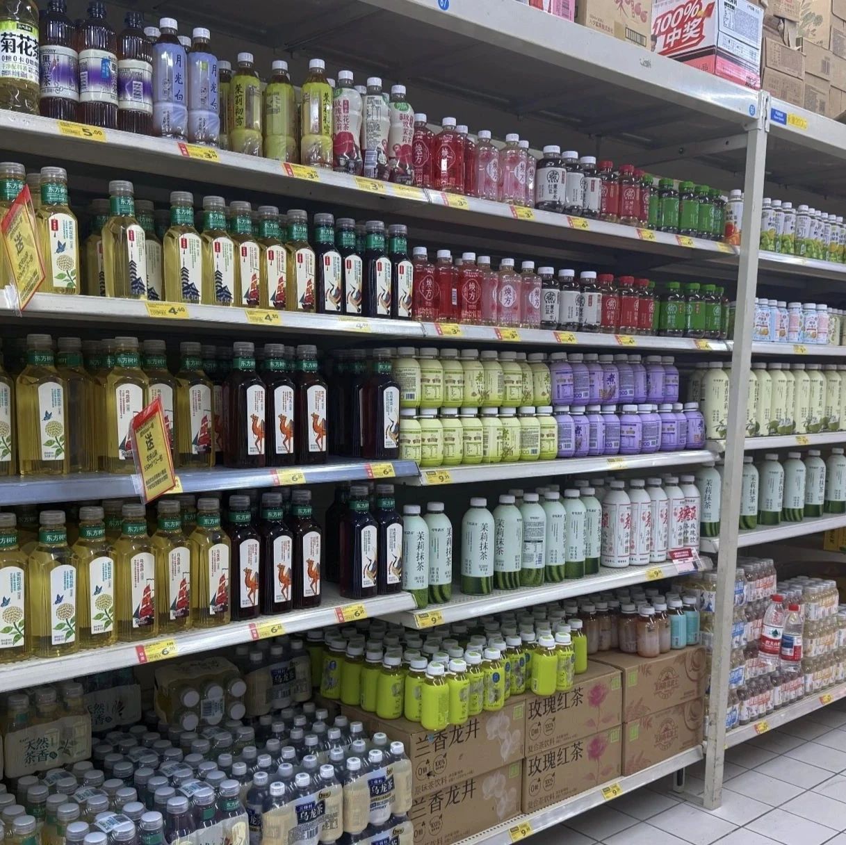 為什么煙酒店的C位，擺的都是水？